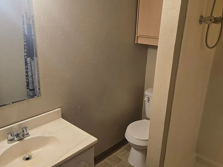 125 W Dunklin St #G — Photo 4