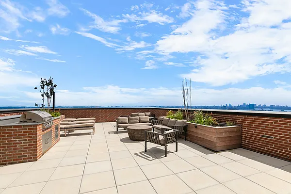 Rented by Compass | media 14