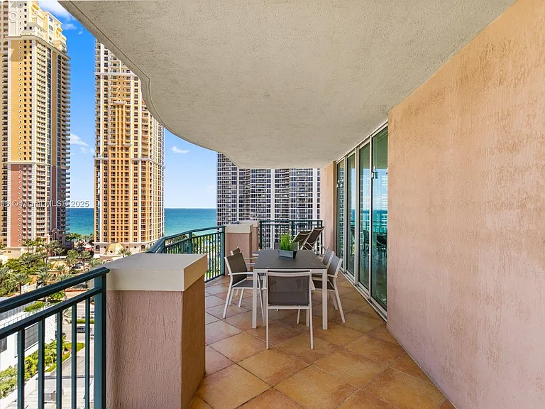 17555 Atlantic Blvd #Penthouse 7 — Photo 17
