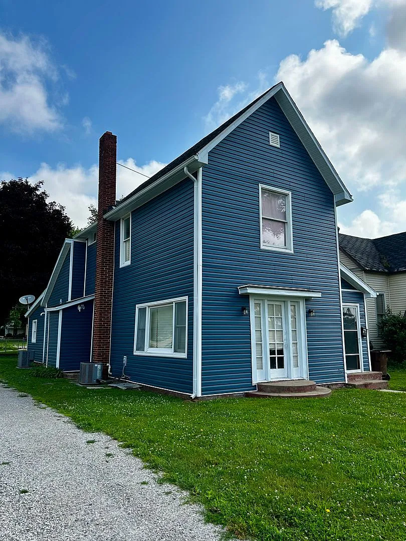 818 W Broadway Street — Photo 2