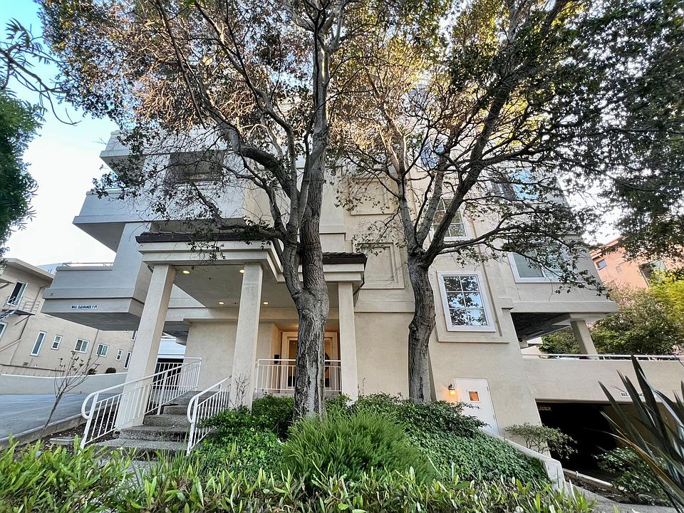 1st image of 231 El Camino Real #202