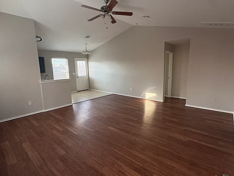 603 Welston Cir #1 — Photo 2
