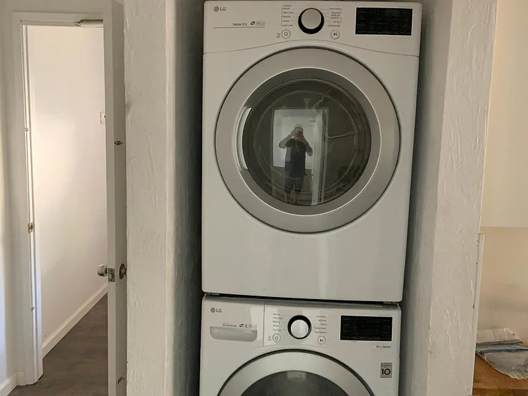 LG Washer/Dryer units in Unit 1