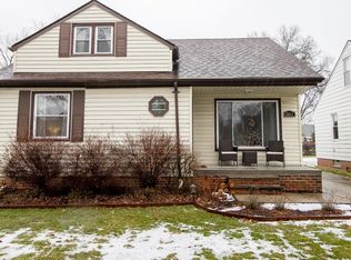 5691 Cherokee Dr, Lyndhurst, OH 44124