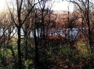 3713 Blackhawk Rd, Eagan, MN 55122