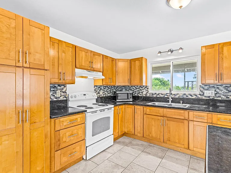 630 Wanaao Rd — Photo 17