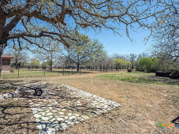 10281 State Park Rd, Lockhart, TX 78644