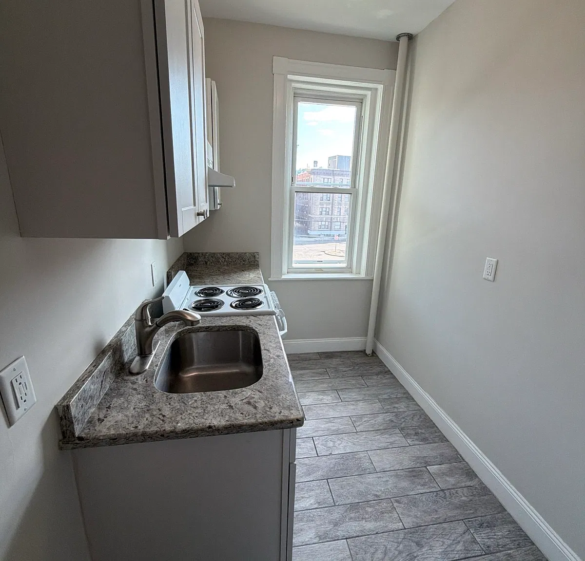 1197 Commonwealth Avenue Apartments — Photo 2