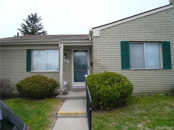 26065 Franklin Pointe Dr #1, Southfield, MI 48034
