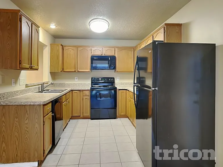 1715 Cordova Dr — Photo 7