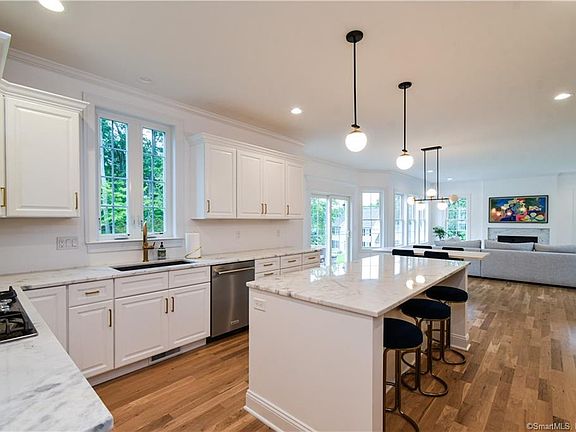 4th image of 30 Luisa Ct