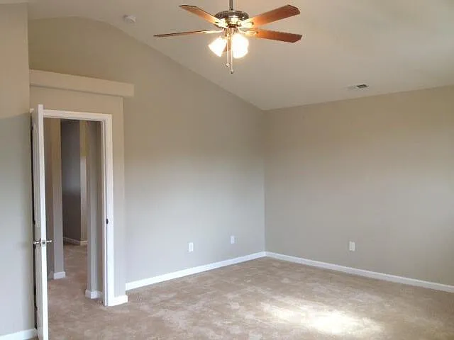 3305 Sweet Clover Ln — Photo 30