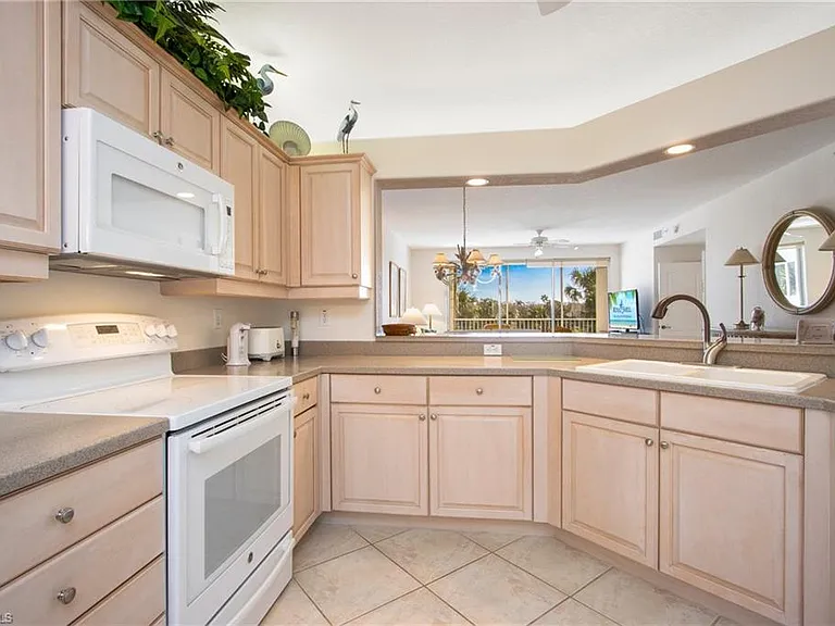 7655 Pebble Creek Cir #201 — Photo 6