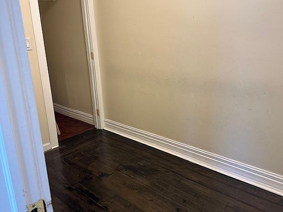 3rd image of 150 Clinton Pl Floor 1