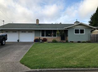 2830 Greenbriar St, Reedsport, OR 97467