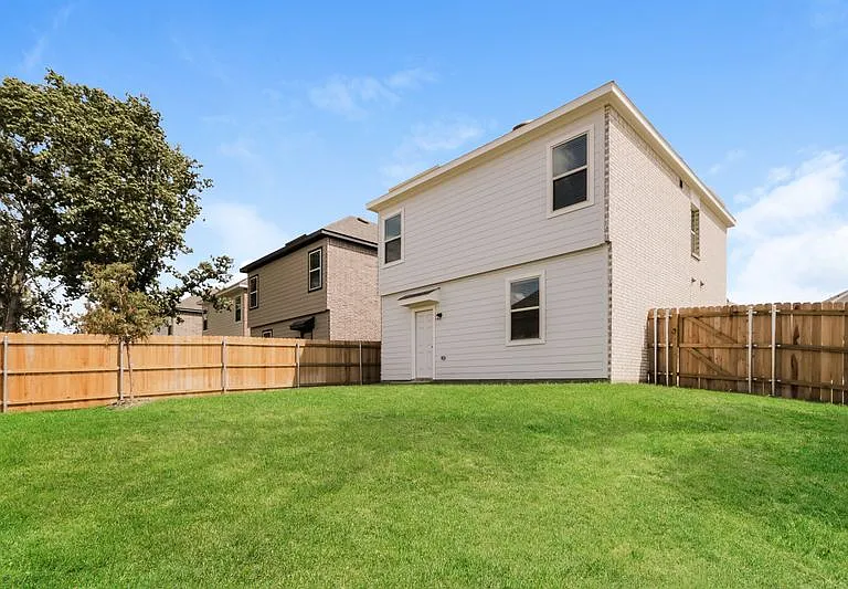 1300 Jonah Ln — Photo 5