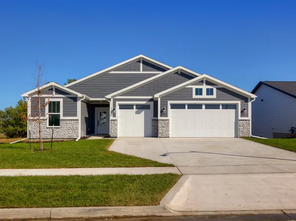 1605 NW Parkside Ln, Waukee, IA 50263
