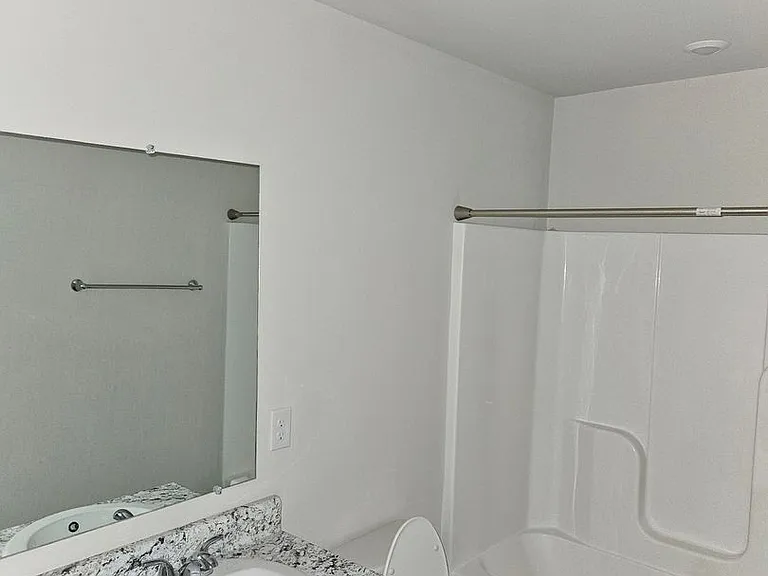 1642 Dryden St SE #E — Photo 7