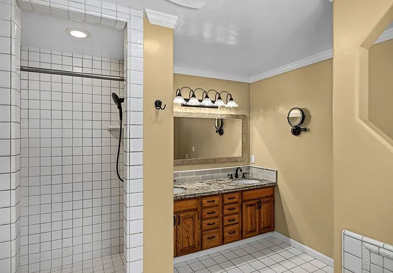 8 Shepherds Pl — Photo 32