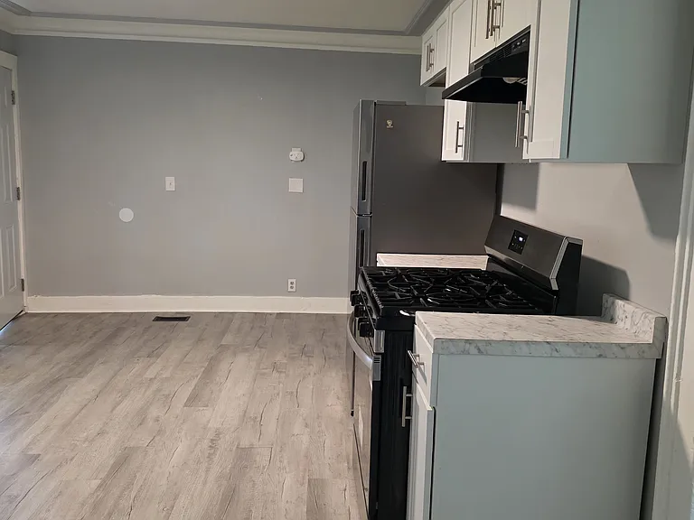 1008 N Townsend St #3 — Photo 6