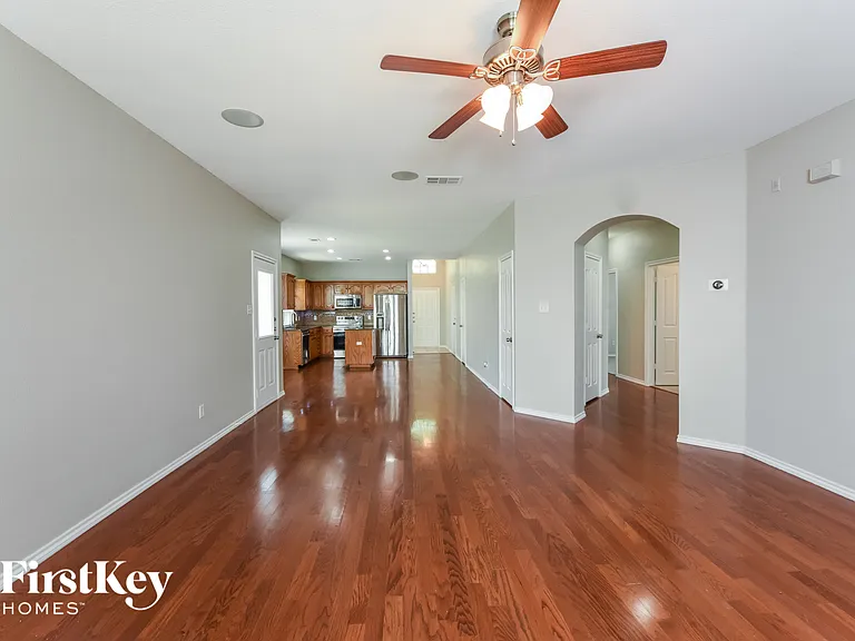 10649 Fossil Hill Dr — Photo 3
