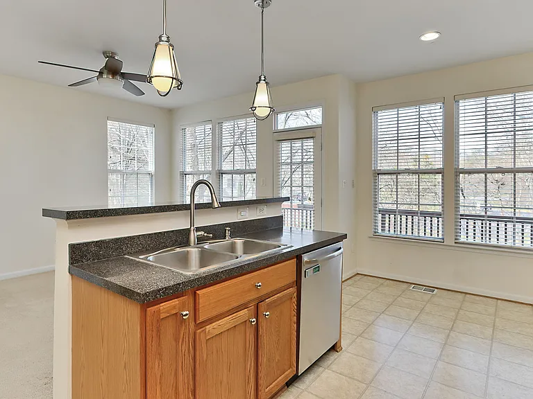 21510 Iredell Ter — Photo 37