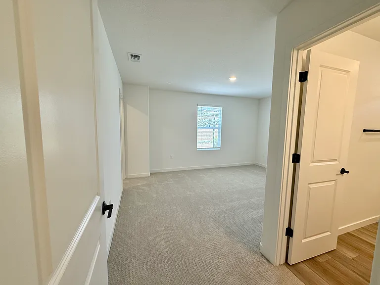 4581 Field View Dr — Photo 24