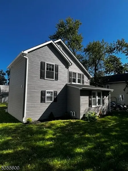 4 bed, 2.5 bath, $4,500 — Photo 2