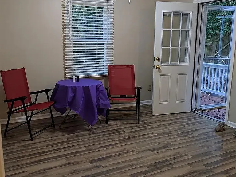 450 Karl Ct SW — Photo 26