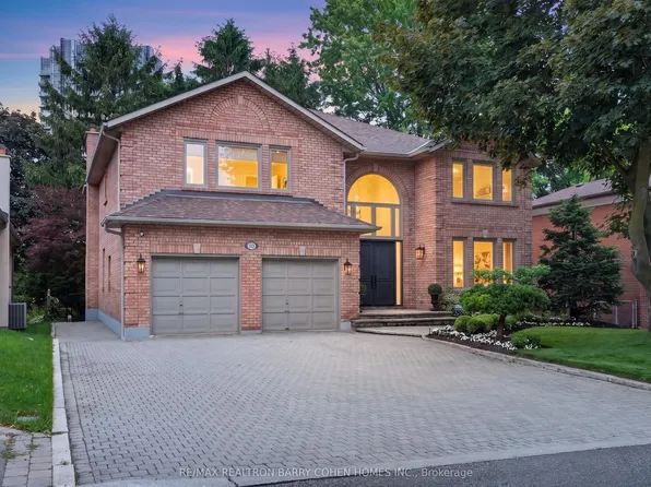 110 Upper Canada Dr, Toronto, ON M2P 1S4