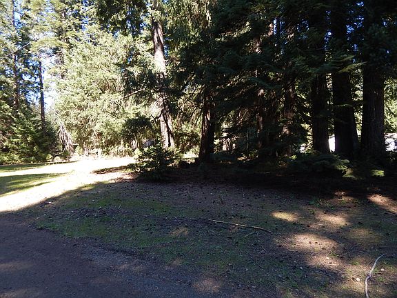 3rd image of Red Blanket Rd