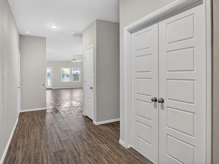 5913 Pensby Dr — Photo 39