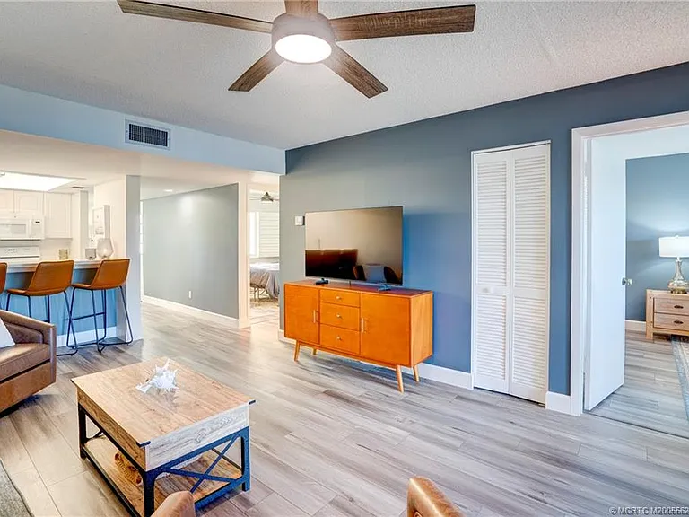 5601 NE Gulfstream Way — Photo 22
