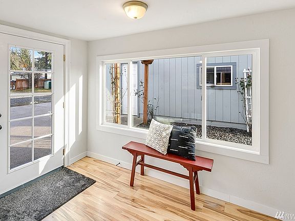 4th image of 5108 121st St NE