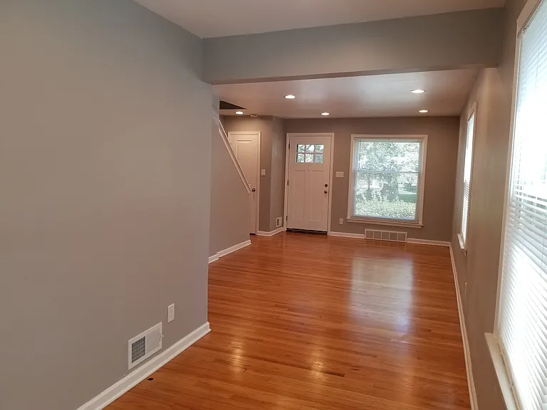1511 W Farnum Ave — Photo 17