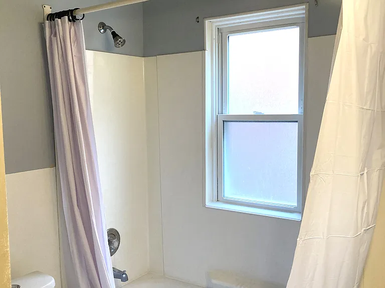 353 W Webster Ave — Photo 13