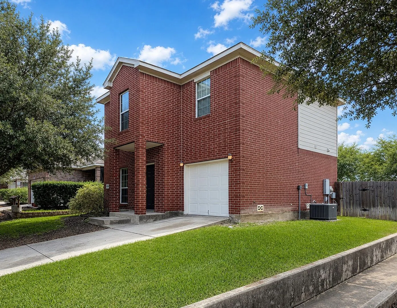Spacious Home With Oversized Backyard & Lawn Service Included! — Photo 1