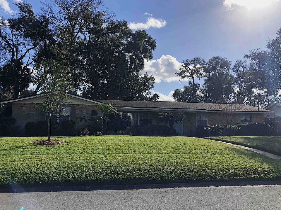 2 Fairway Rd