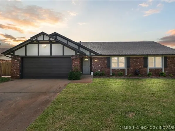 817 N Ivy St, Jenks, OK 74037