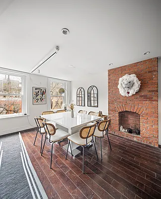 Rented by UbiQ NY | media 2