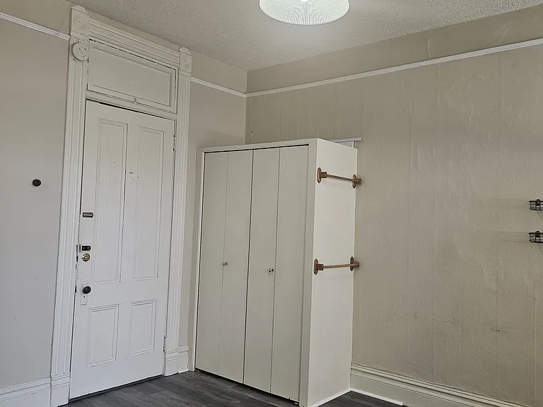2124 NW Flanders St #16 — Photo 4
