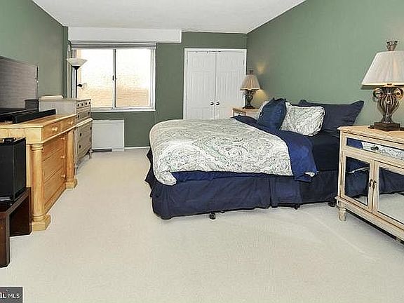 5th image of 4515 Willard Ave #2115