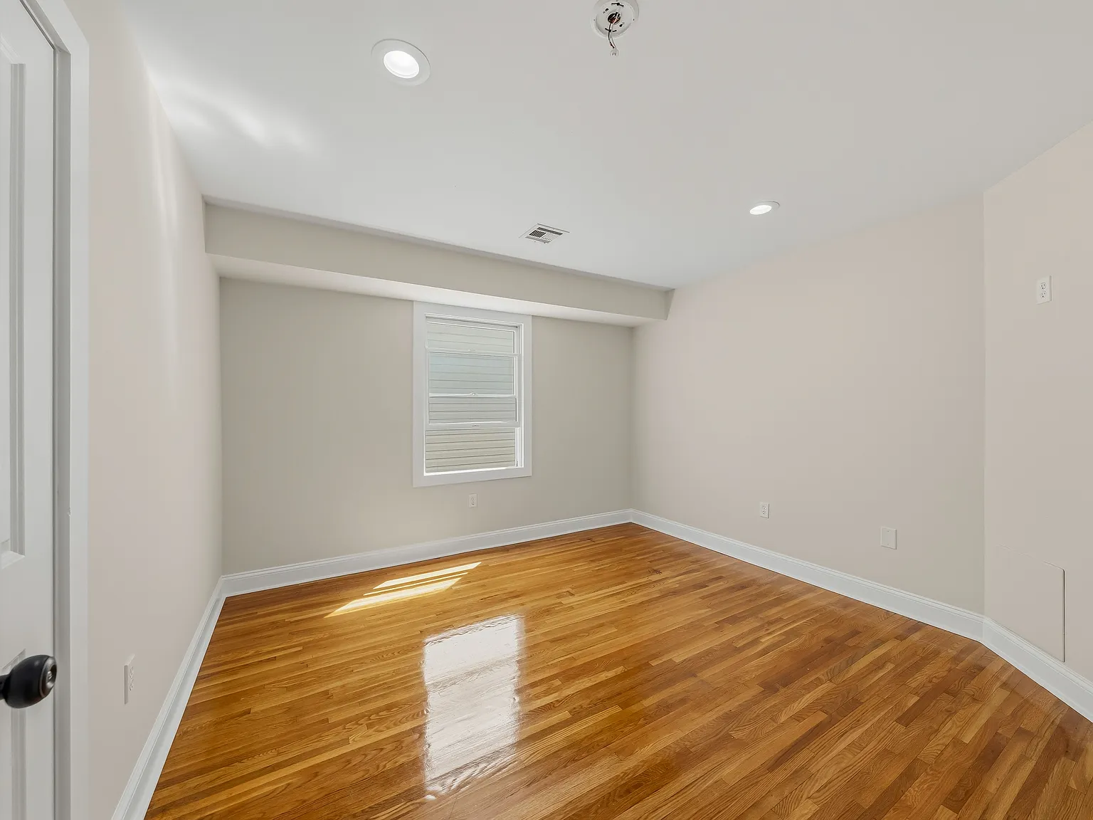 118 Chestnut Street - 1FL — Photo 2