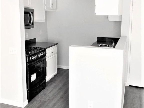 4th image of 563 Cherry Ave APT 204