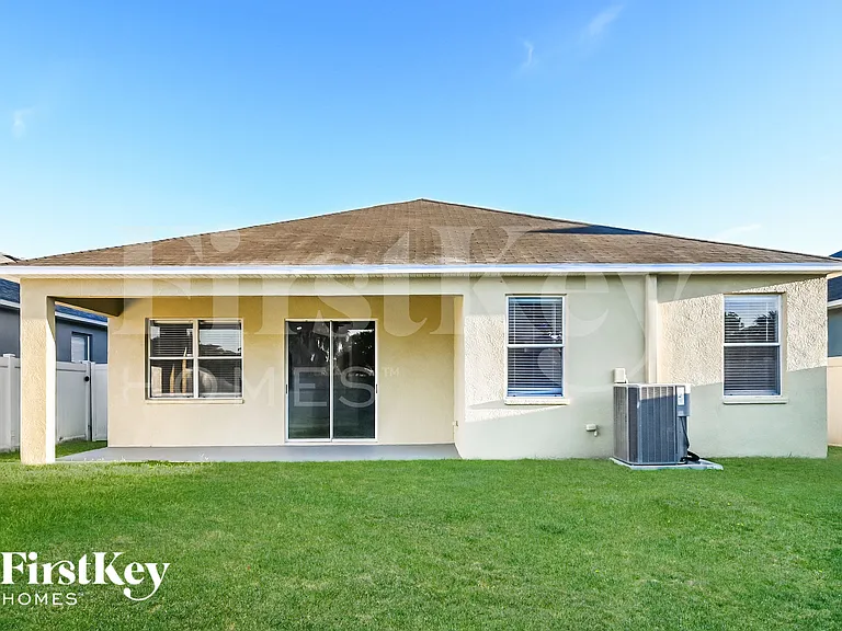 8907 Sandy Plains Dr — Photo 15