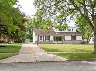 21610 Halburton Rd, Beachwood, OH 44122