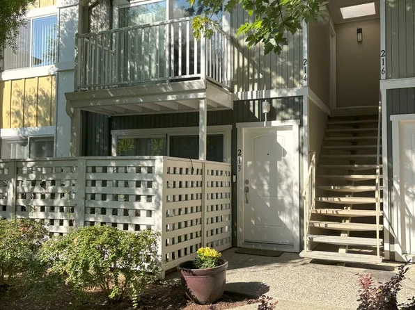 755 14th Ave APT 214, Santa Cruz, CA 95062