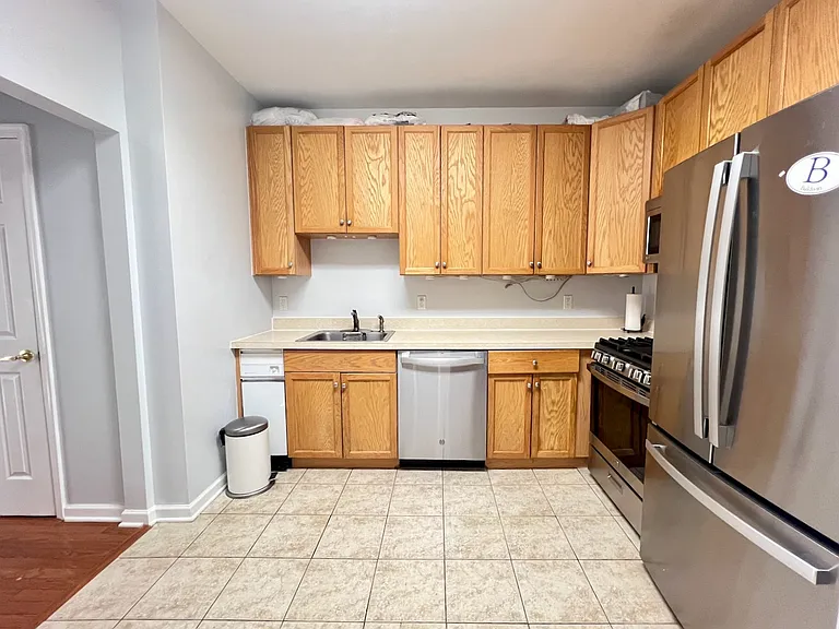 201 Dey St #112 — Photo 4