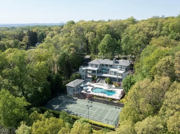 58 Ridge Rd, Watchung Boro, NJ 07069