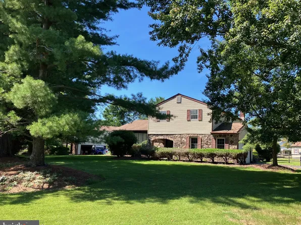 7 Carmelita Dr, Richboro, PA 18954